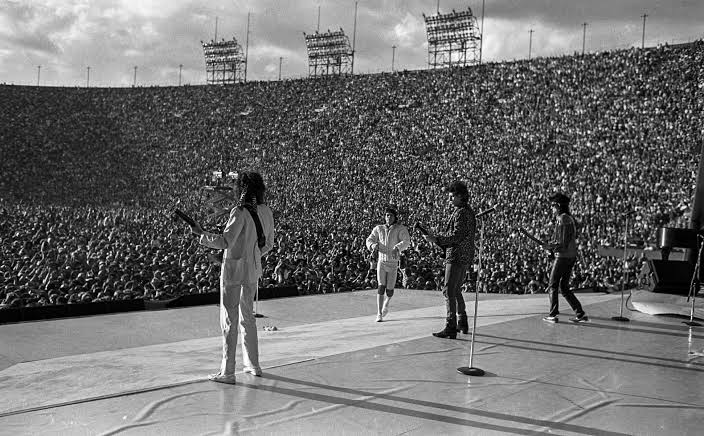 Guns N' Roses open for Rolling Stones at LA Coliseum 1989
