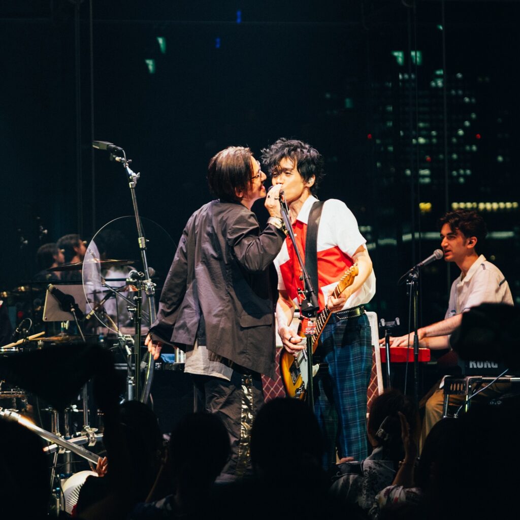 narita.corp と rockonsocialclub – 15:02・2025年7月10日