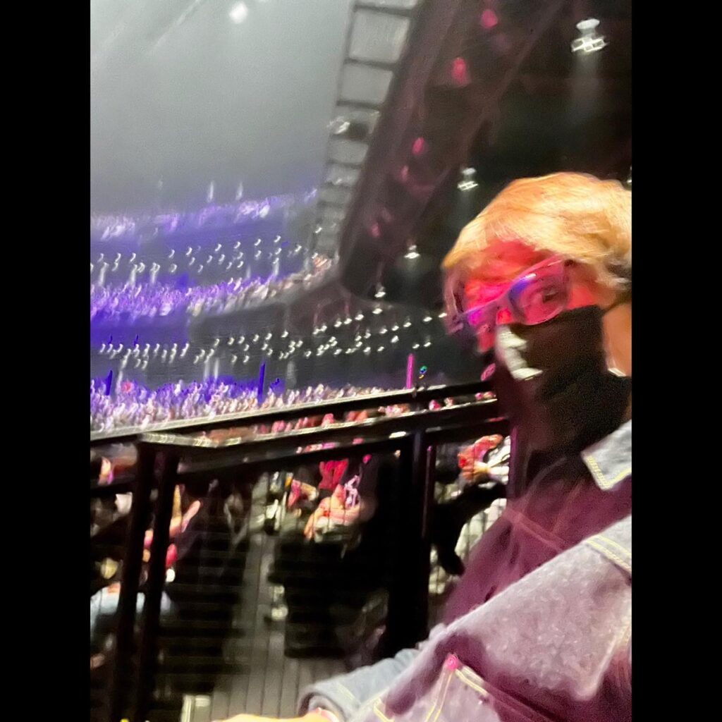 Takuya Kimura 木村拓哉 @takuya.kimura_tak – 20:03・2022年10月15日