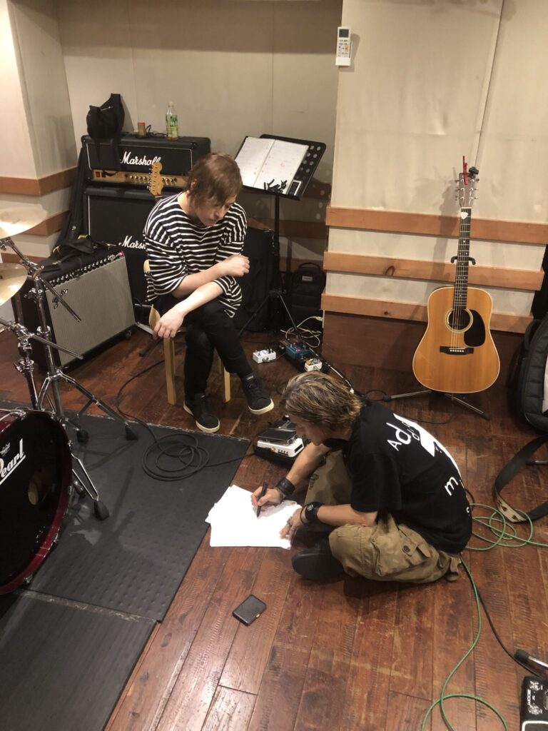 ADDICT OF THE TRIP MINDS, 岡本健一