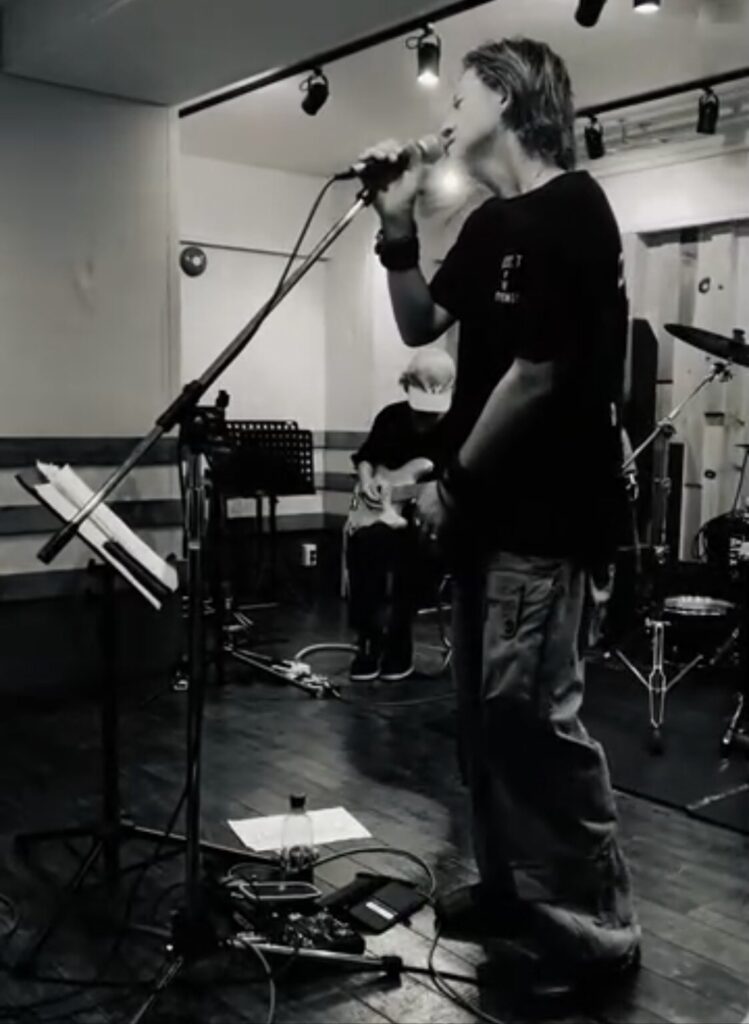 ADDICT OF THE TRIP MINDS, 岡本健一