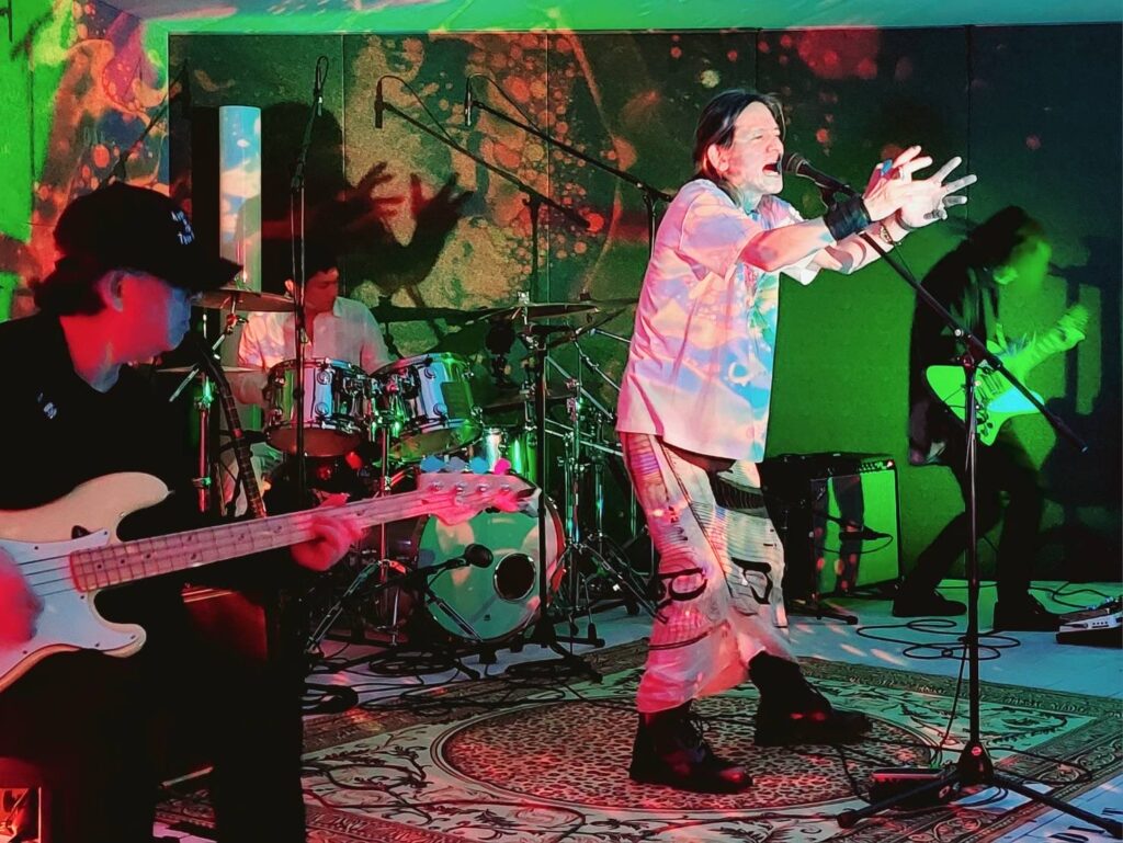 ADDICT OF THE TRIP MINDS, 岡本健一