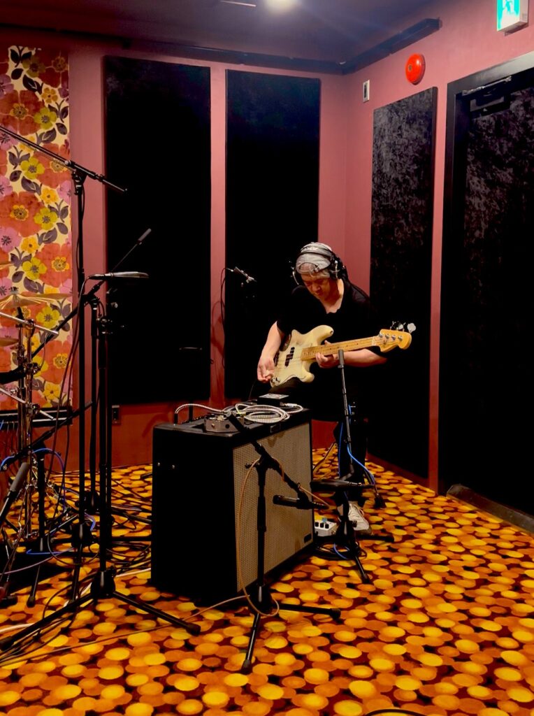 ADDICT OF THE TRIP MINDS, 岡本健一