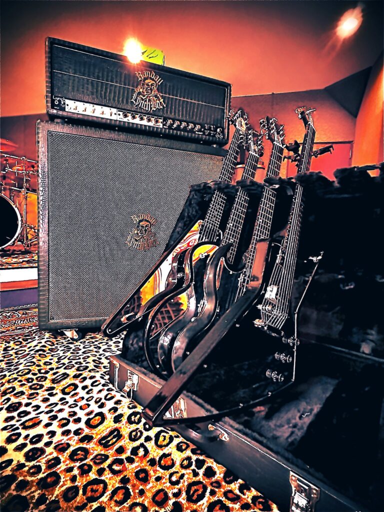 ADDICT OF THE TRIP MINDS, 岡本健一