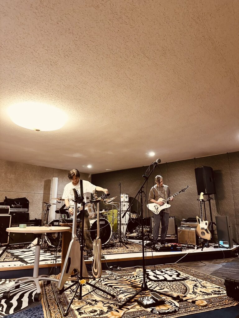 ADDICT OF THE TRIP MINDS, 岡本健一