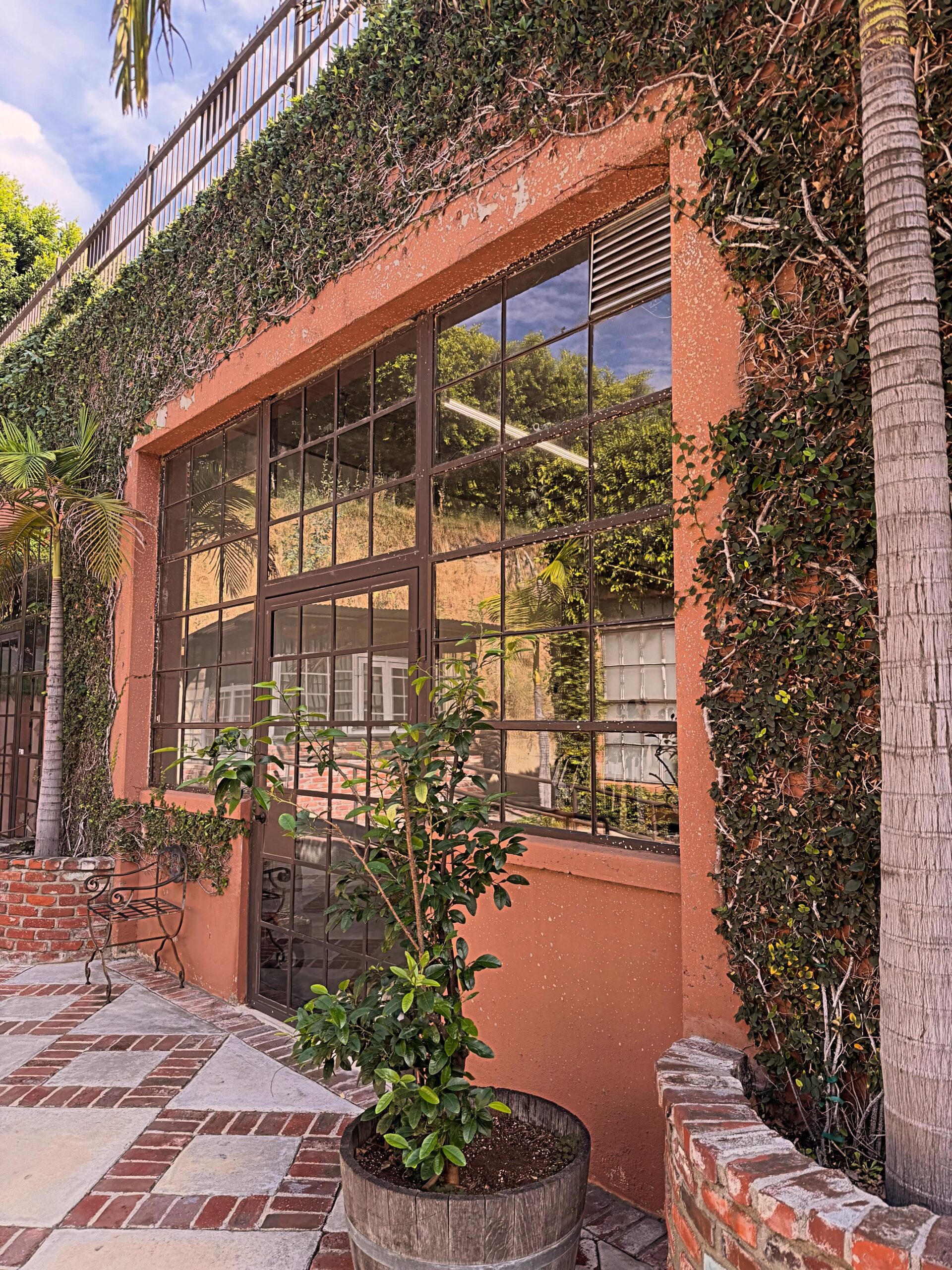 DZORCq8k0ls_05_715750079_17877425703656260_2415898053268772016_n